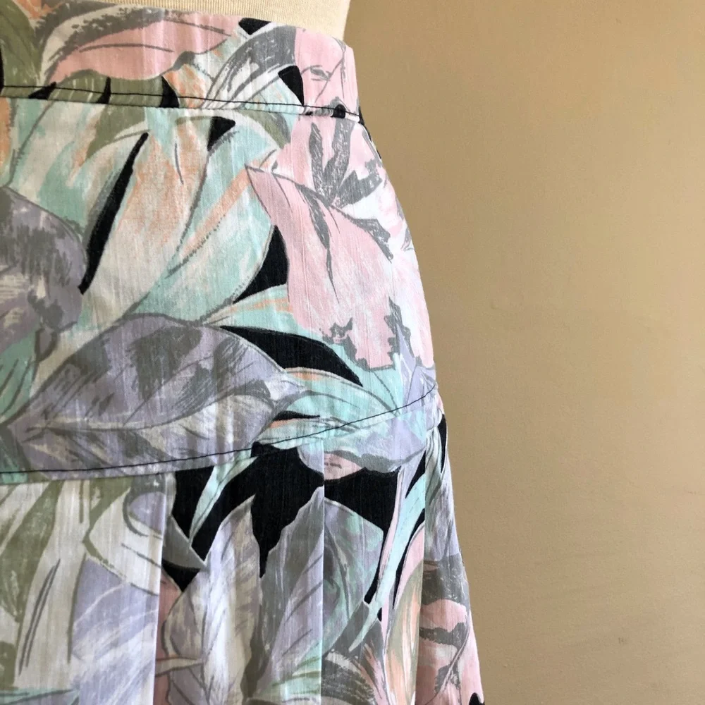 vintage pastel black‎ floral tricks print midi skirt | 80s botanical pleated